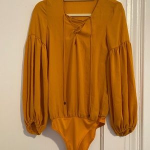 NWOT❤️ZARA Bodysuit/ yellow silky puff sleeve lace up bodysuit size XS